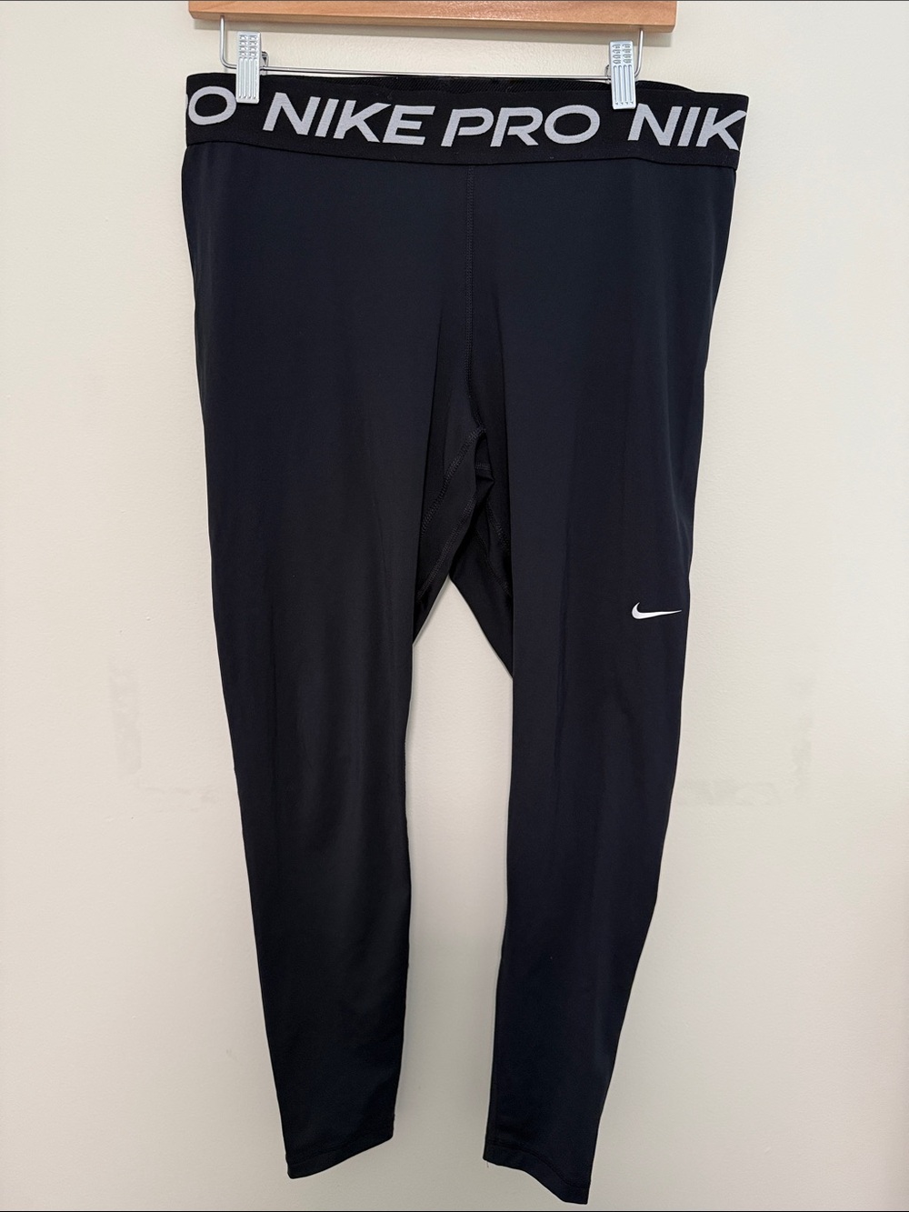 NWOT Nike Pro Black Leggings with White Logo Waistband Mesh Calf